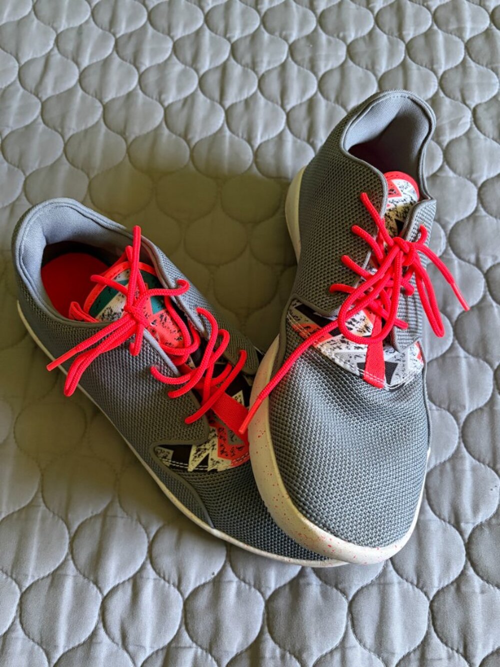 Jordan Eclipse GG 'Grey Crimson'